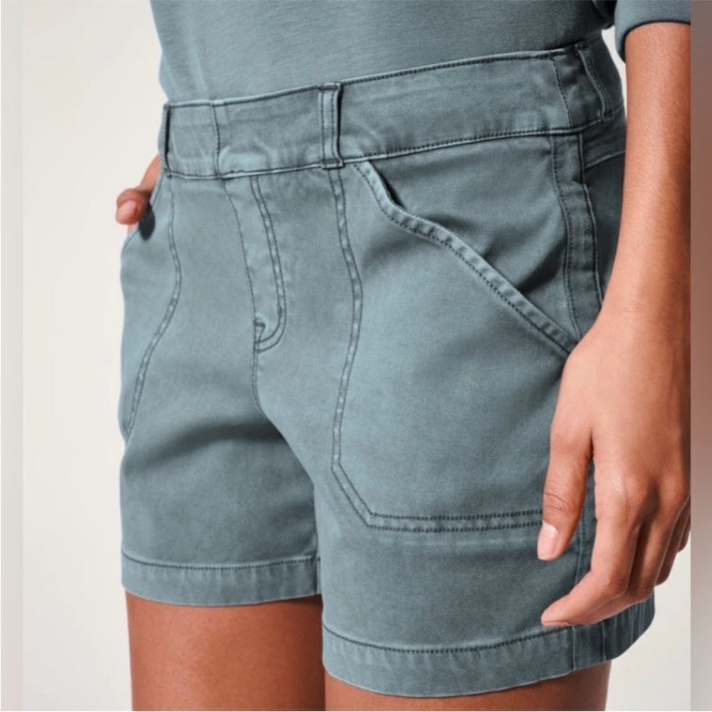 SPANX Stretch Twill Gray Shorts Women Size S - Picture 1 of 12